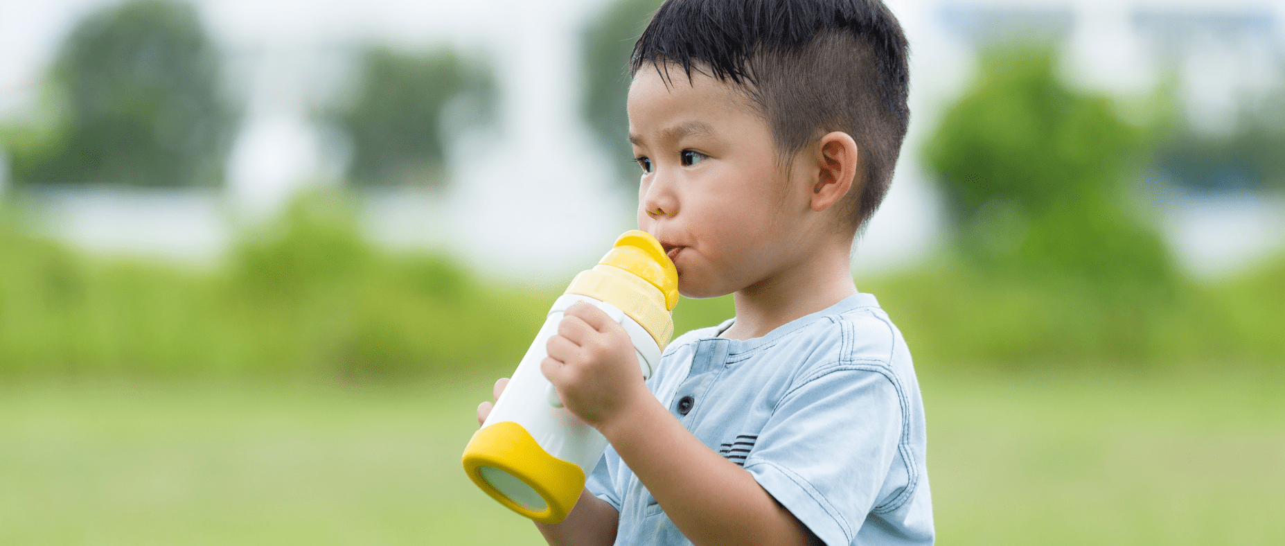 kids who drink water on a reusable bottle