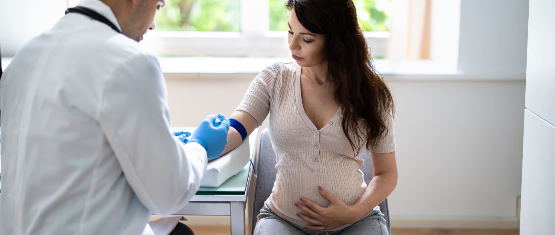 Blood sample taken from a pregnant woman to detect trisomy 21